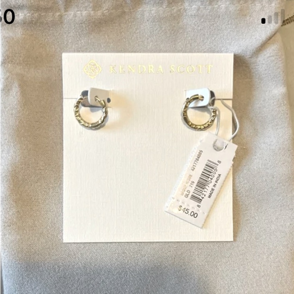 BNWT Kendra Scott earrings